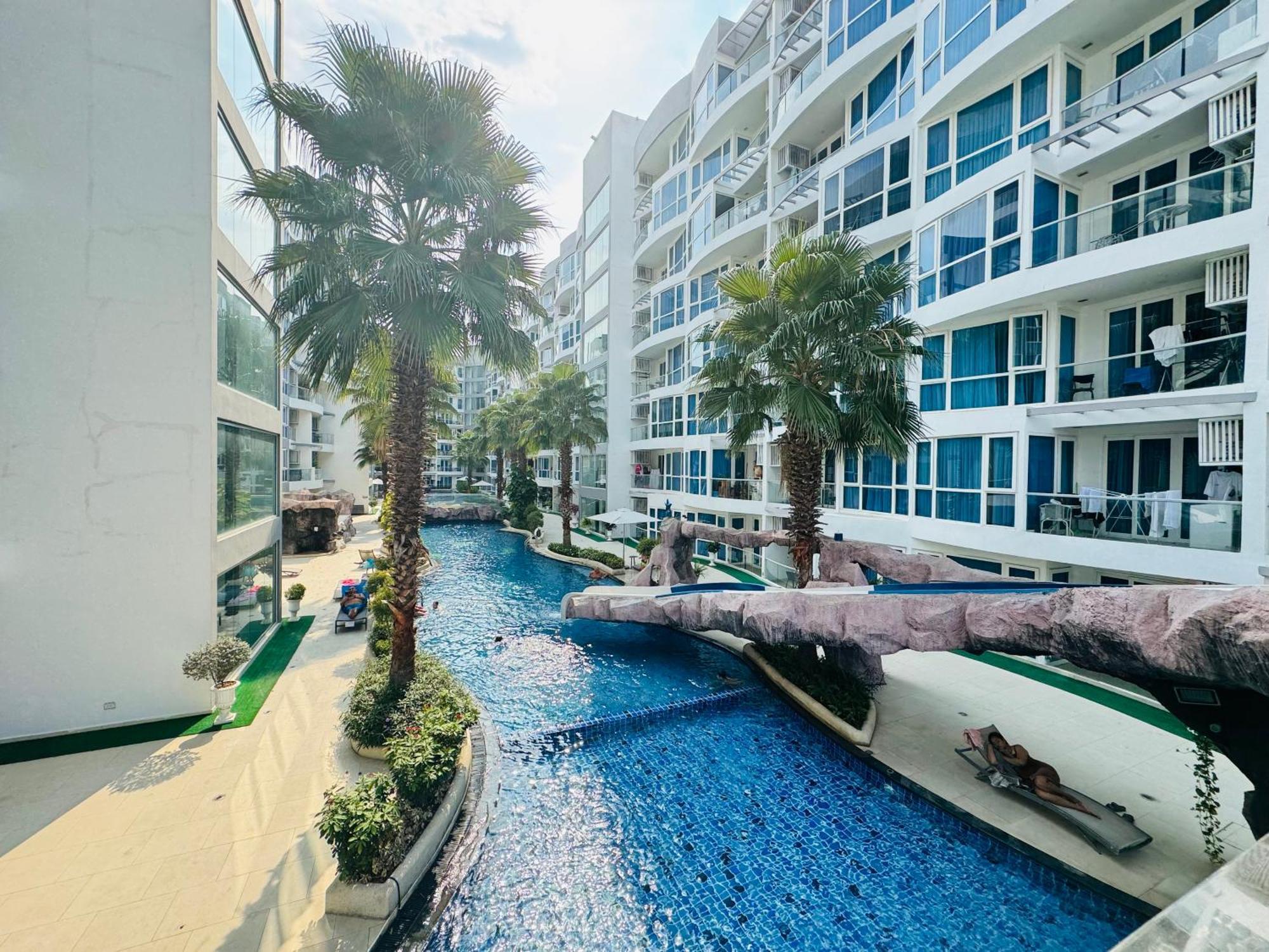 Grand Avenue Conde Pattaya Apartment Exterior photo
